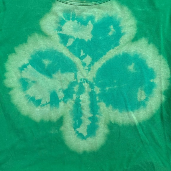 Green Shamrock 3 Leaf Clover Tie Dye Crop Top - Picture 3 of 4